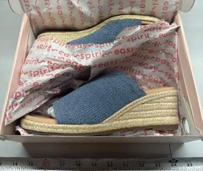 Size 8 women’s shoes