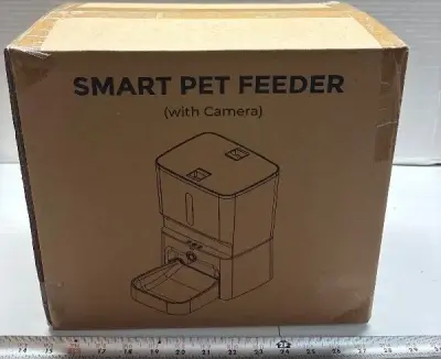 Smart pet feeder w camera