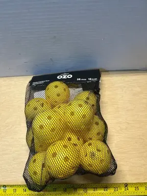 Indoor pickleballs (12)