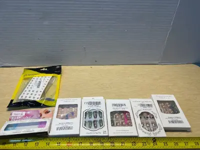 Nail tip display , eye lashes, and press on nails (5)