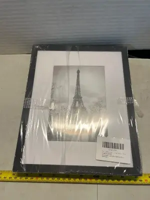 2 ct picture frame (unknown size)
