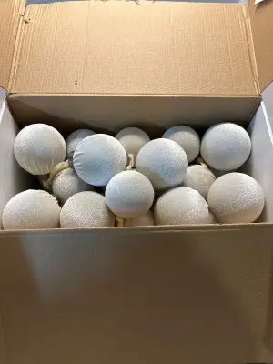 2 ct 24 pack velvet ornaments