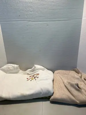 size Large dirty sweater and turtle neck long sleeve