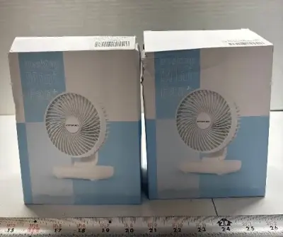 2 mini desktop fans