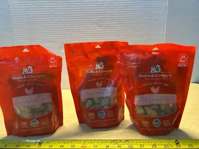 Stella and chewys freeze dried raw chicken heart dog treats (3pks)(03/24/26)