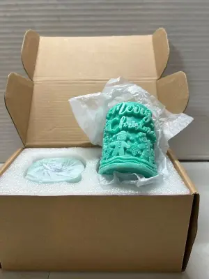 2 strongly evergreen scented  candle