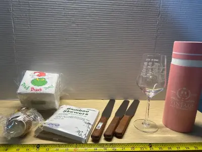 Napkins, bamboo skewers , bakery spatulas (3) and wine glass