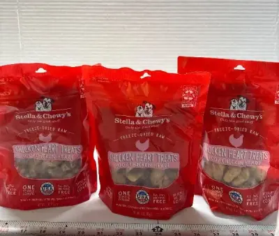 Stella & chewy chicken heart treats exp:03/26