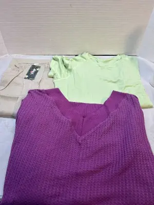 size medium sleeveless shirt , tshirt , sweater