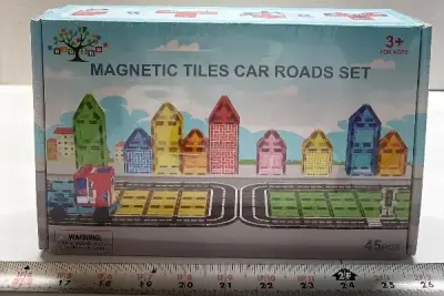 Magnetic tiles car road set