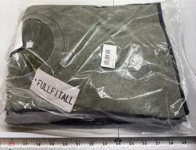 3 size L men’s sweaters