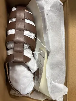 Size 10 men’s sandals