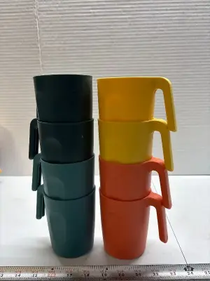 8ct plastic mugs