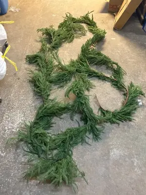 Garland decoration for mantel