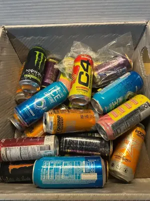 Box of energy drinks (09/2026)