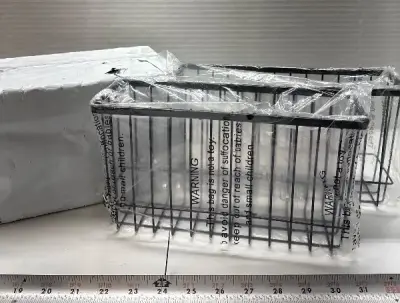 (4) adhesive wall hanging baskets