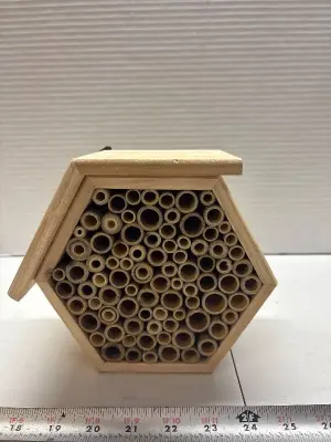 Mason bee house nest