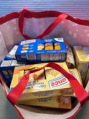 Bag of peanut butter crackers (01/24/26)