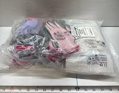 18ct kids gardening gloves