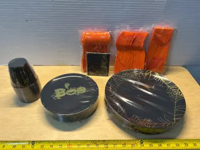 Halloween party dinnerware set