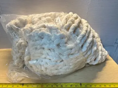 Blanket (unknown size)