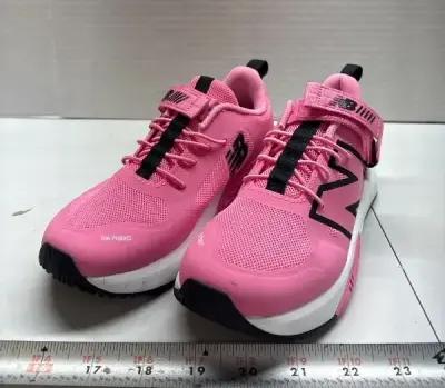 Size 2 kids new balance