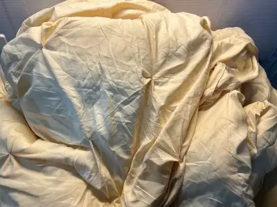 Queen comforter with sheets