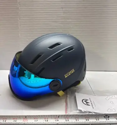 Size M ski helmet