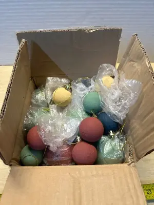 small ornaments (24ct)