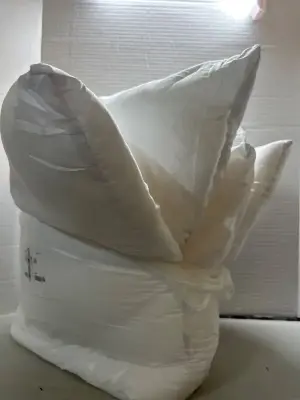 4 white pillows