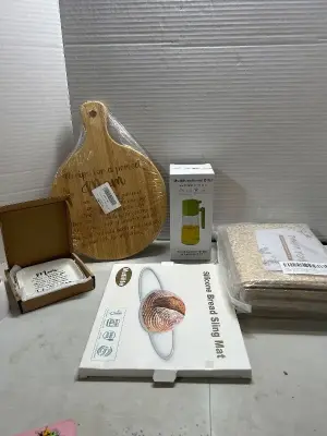 10 piece table runners, 2 mom gifts, oiler, silicone bread sling mat