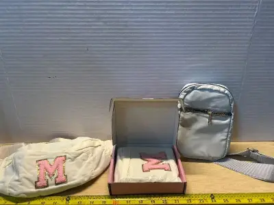 Travel bag and fanny packs (2)