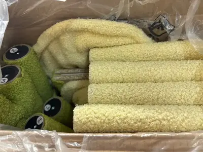 Cat tower ( unknown size)