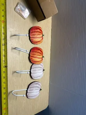 Decorative Pumpkin hooks (4ct)