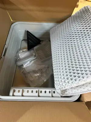 litterbox with scooper and litter catching mat