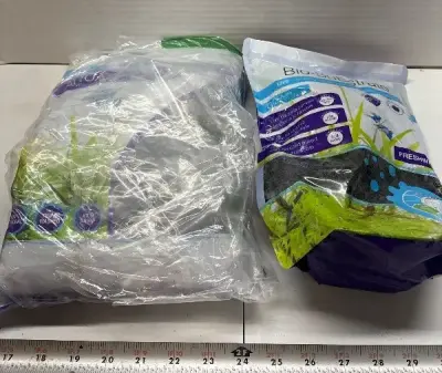 Aquarium and bio substrate