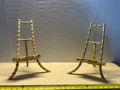 Easels (2)