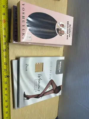 Heartless blow out set (2) and pantyhose (2)
