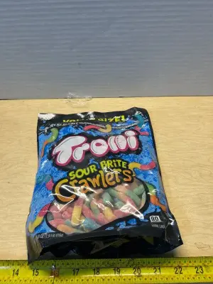 Trolli gummy worms (09/2027)