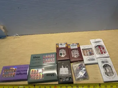 Holiday nails (10ct)