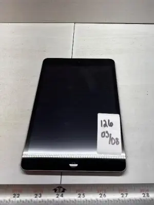 Apple iPad (locked, for parts only)