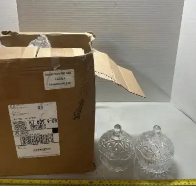 16 ct of candy dishes