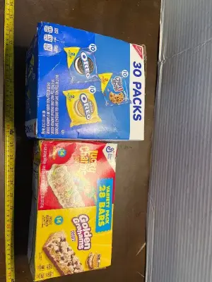 30ct opened variety cookies & 28ct variety cereal bars exp:7/25 4/26