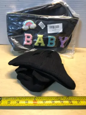 Travel Bag, 3 children’s Beenie