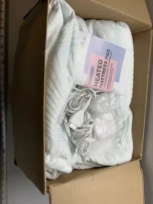 Heated mattress pad (king with double couple power cords)