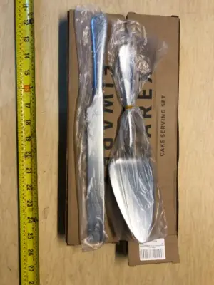 2 boxes cake serving set 2 pieces each box