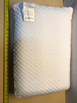 2 white memory foam pillows