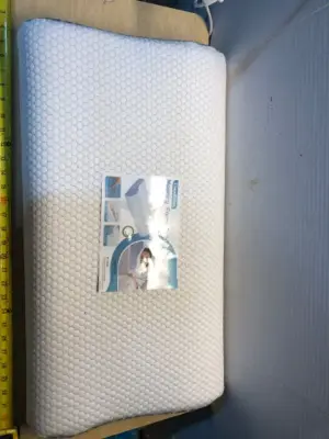 2 memory foam pillows