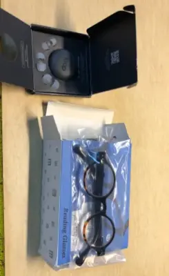 5 pairs of reading glasses, loop ear plugs