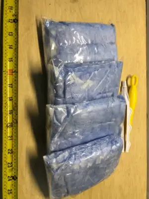 Duster with 4 packs of dust cloths